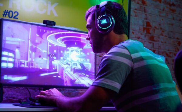 JBL Quantum 810 Wireless Gaming Headset with Mic 43H Playtime