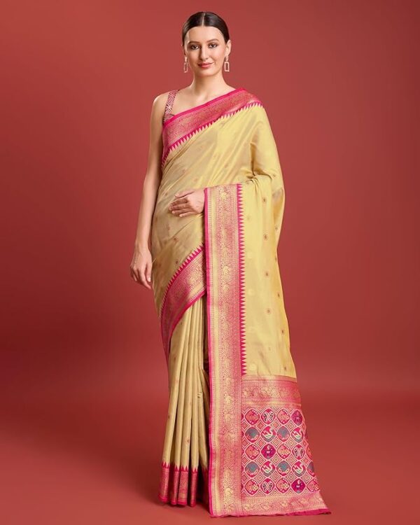 Monjolika Fashion Patola Pallu Banarasi Silk Saree with Unstitched Blouse Piece