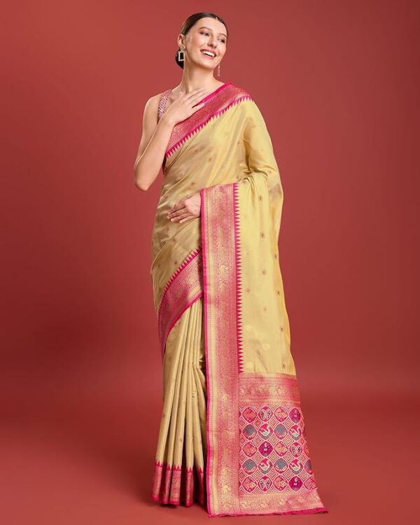 Monjolika Fashion Patola Pallu Banarasi Silk Saree with Unstitched Blouse Piece