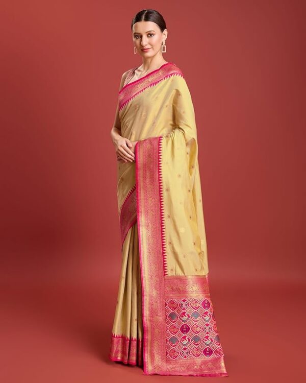 Monjolika Fashion Patola Pallu Banarasi Silk Saree with Unstitched Blouse Piece