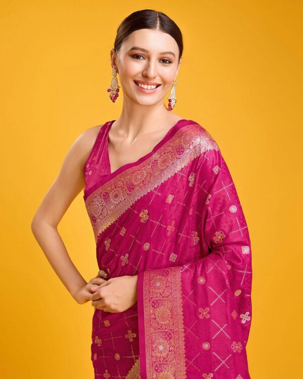 MONJOLIKA FASHION Women Saree with 1 Unstitched Blouse